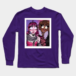 Draculaura and Clawdeen taking a picture Long Sleeve T-Shirt